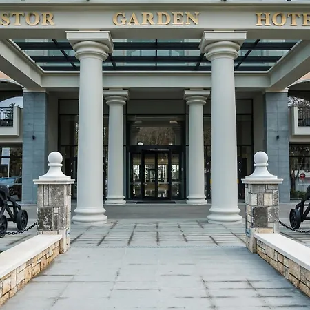 Astor Garden מלון 5*