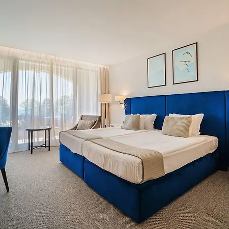 Astor Garden 5*