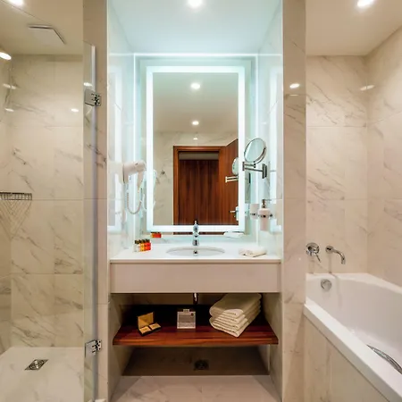 Astor Garden Готель