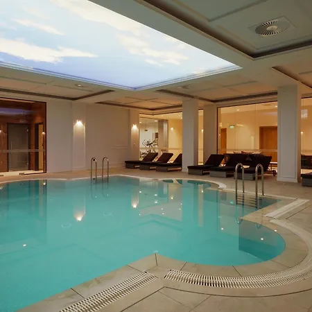 Astor Garden Hotel
