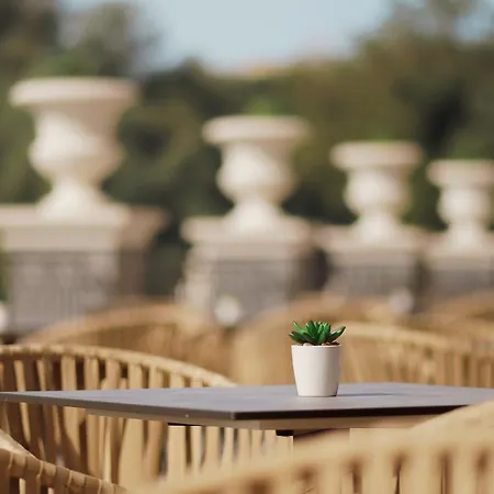 Astor Garden Hotel