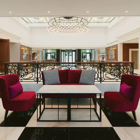 Astor Garden 5*