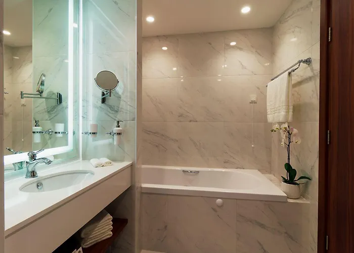 Astor Garden Hotel Saints Constantine and Helena